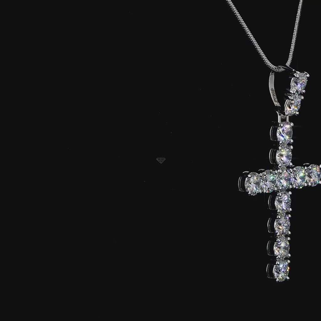 White Gold Round Diamond Pendant